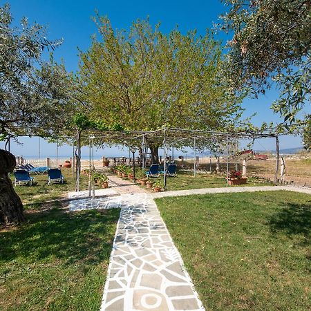 Olivento Beach Front Suites 포토스 외부 사진