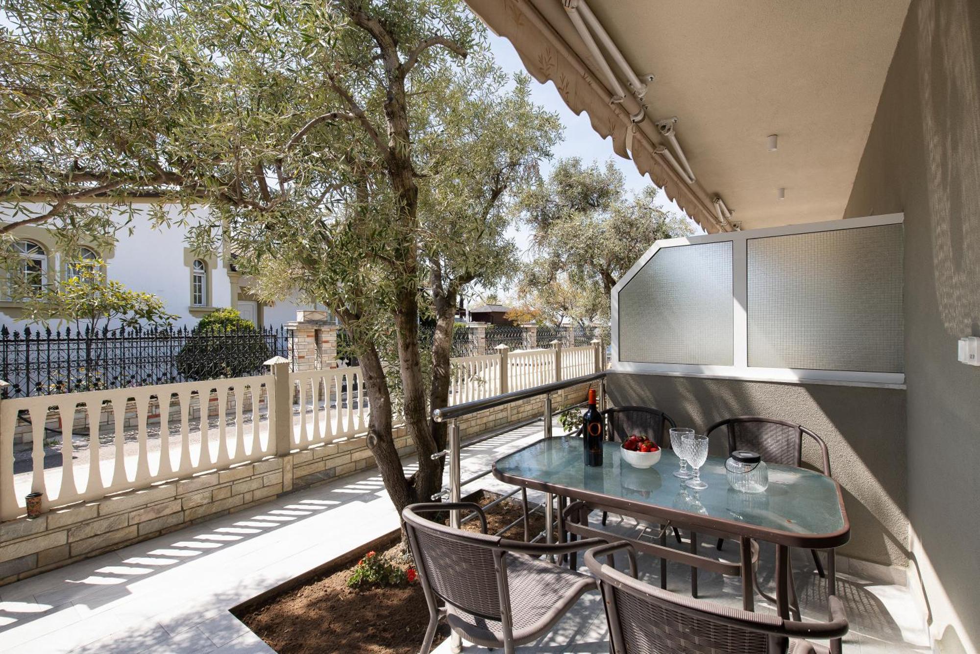 Olivento Beach Front Suites 포토스 외부 사진