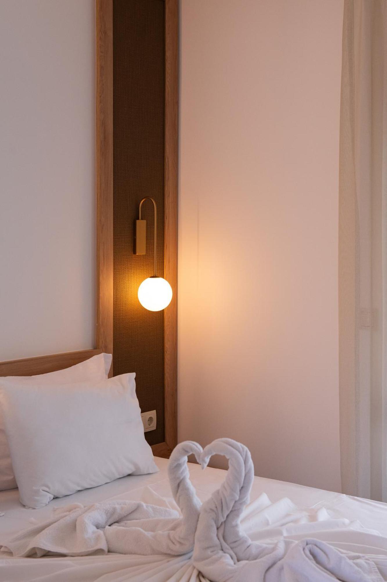 Olivento Beach Front Suites 포토스 외부 사진