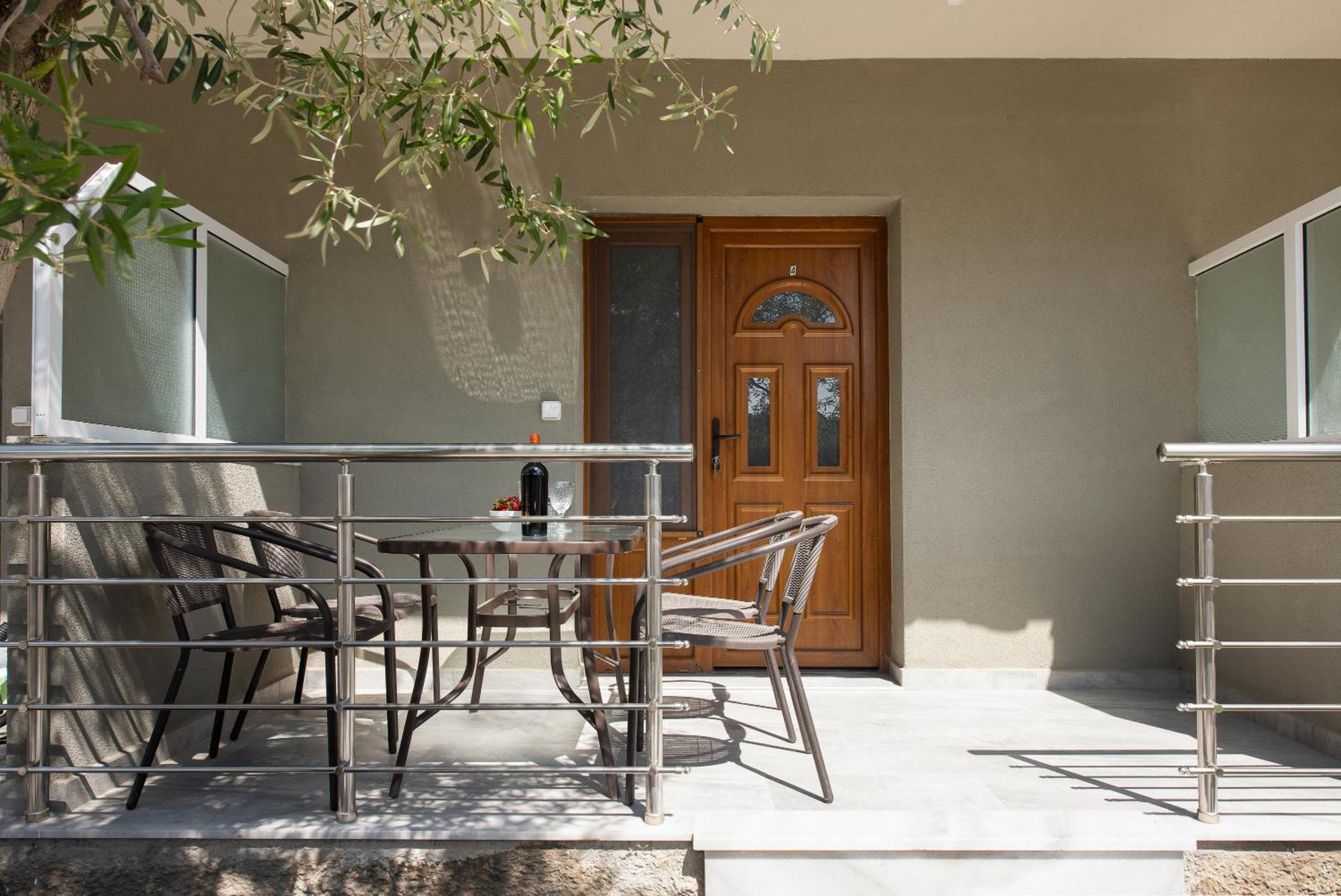 Olivento Beach Front Suites 포토스 외부 사진