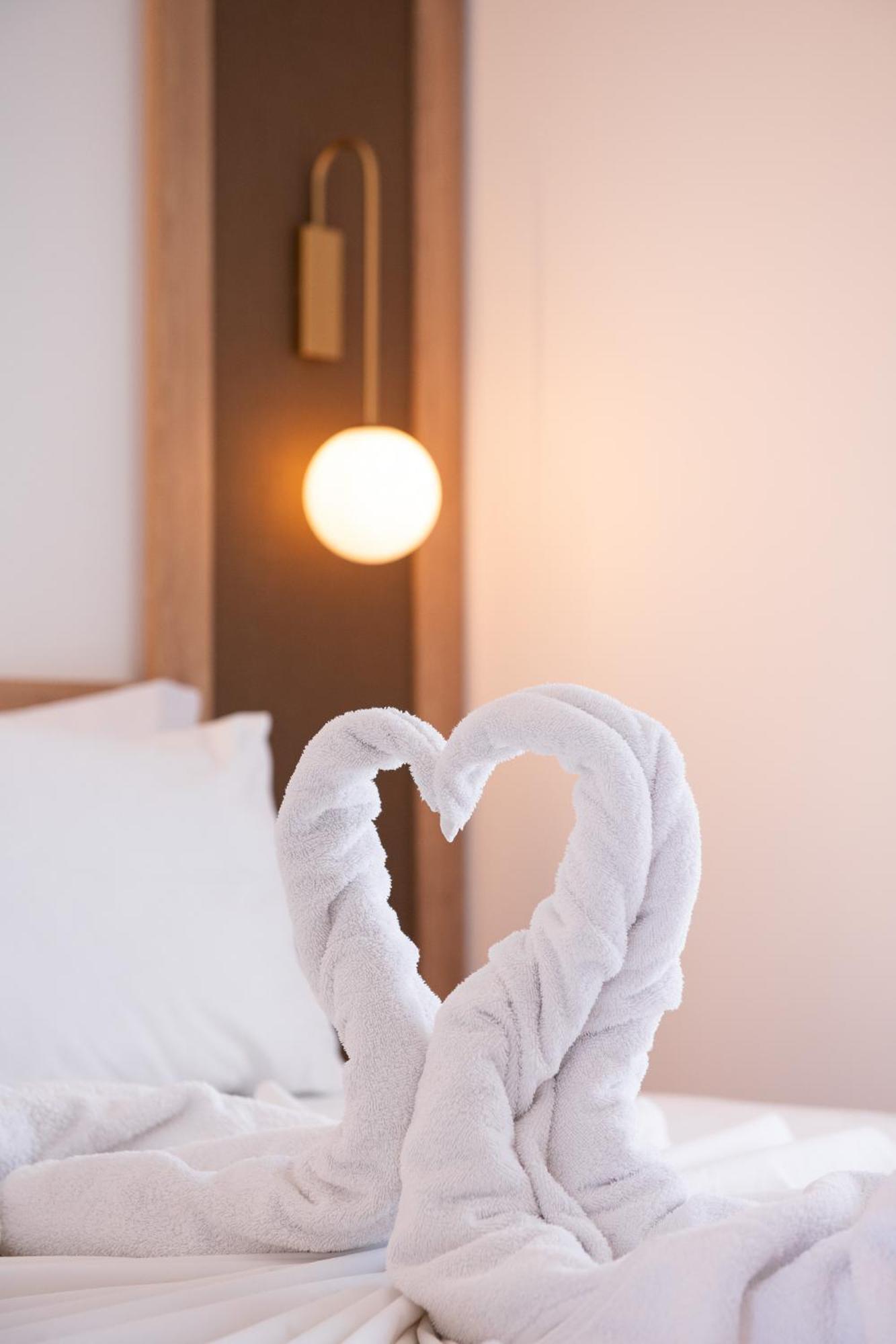 Olivento Beach Front Suites 포토스 외부 사진