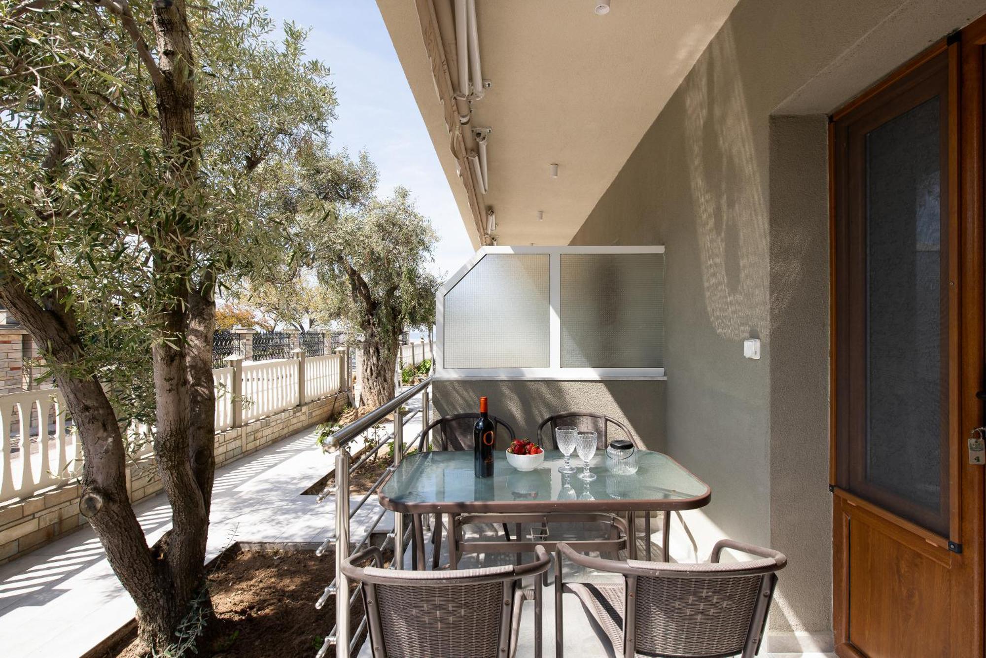 Olivento Beach Front Suites 포토스 외부 사진