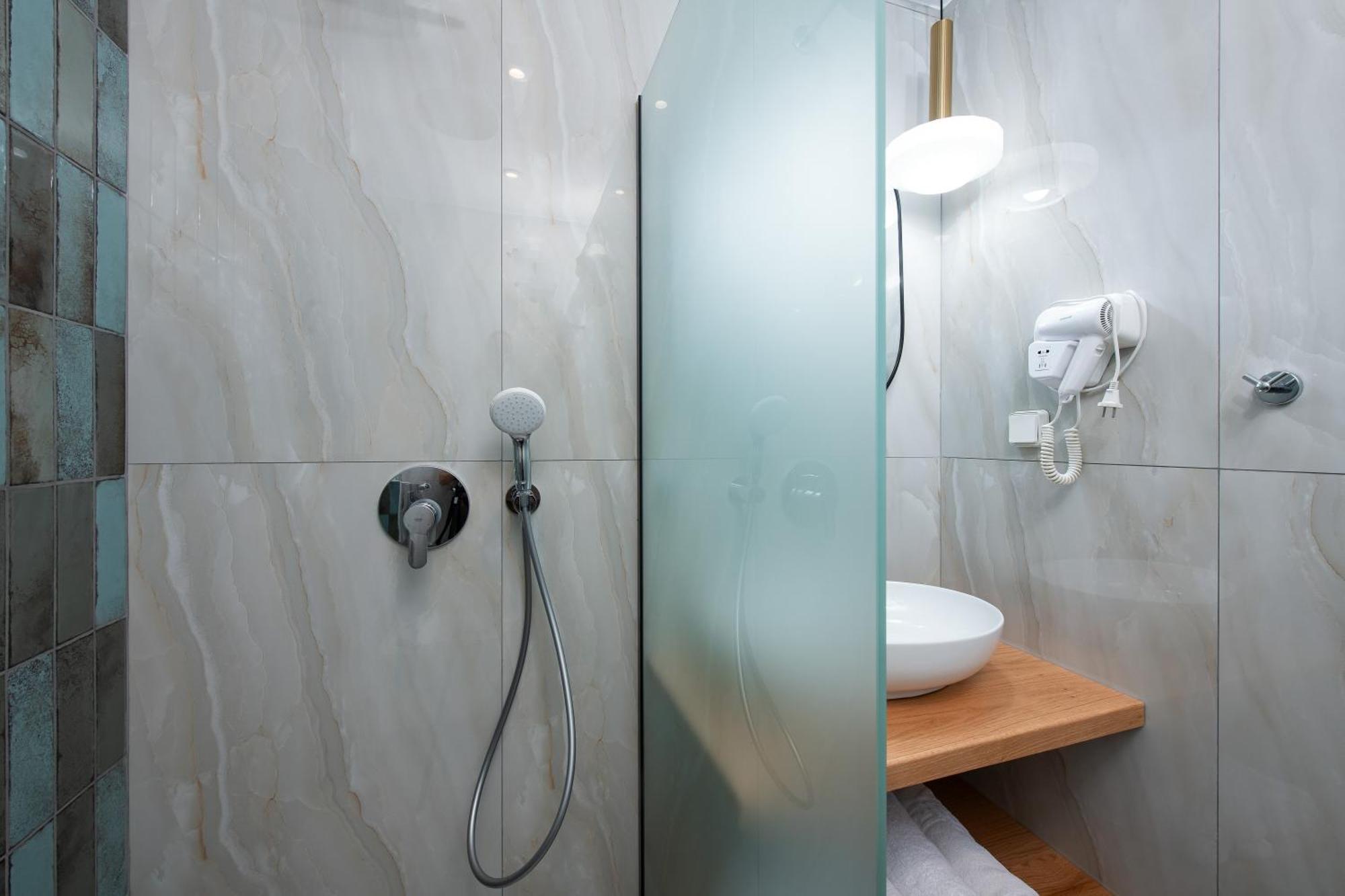 Olivento Beach Front Suites 포토스 외부 사진
